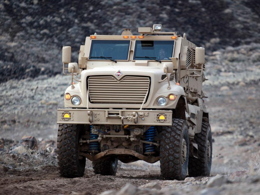  International MaxxPro 4x4 2007 года  (фото 7 из 16)